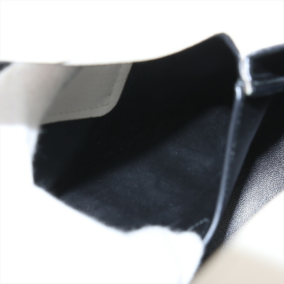 Prada Vitello Dino Leather Handbag White - Picture 8 of 8